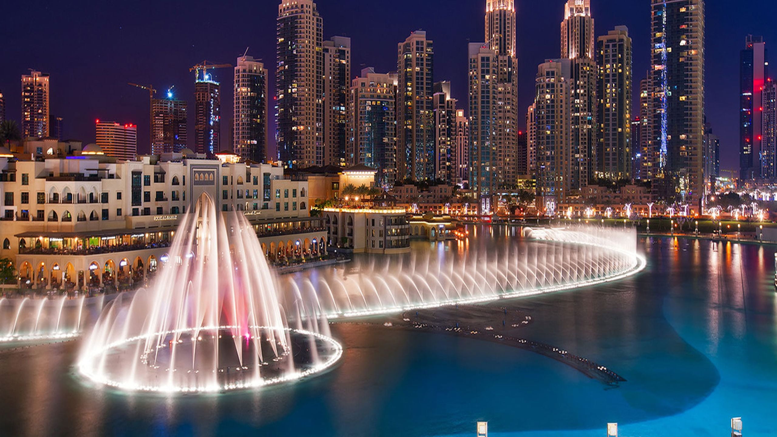 Burj Kalifa water show :Dubai